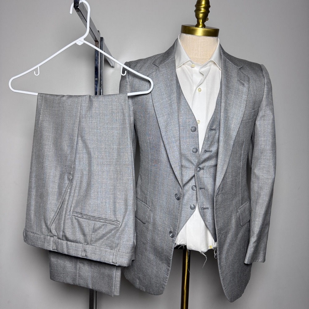 British Crown Clothes 3-Piece Suit Mens 38R W30 Grey Pinstripe Peak Lapel Vtg